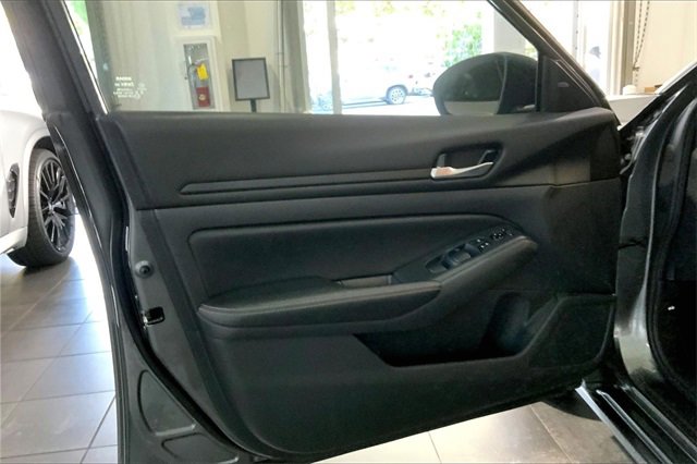 Used 2025 Nissan Altima 2.5 SV image 21