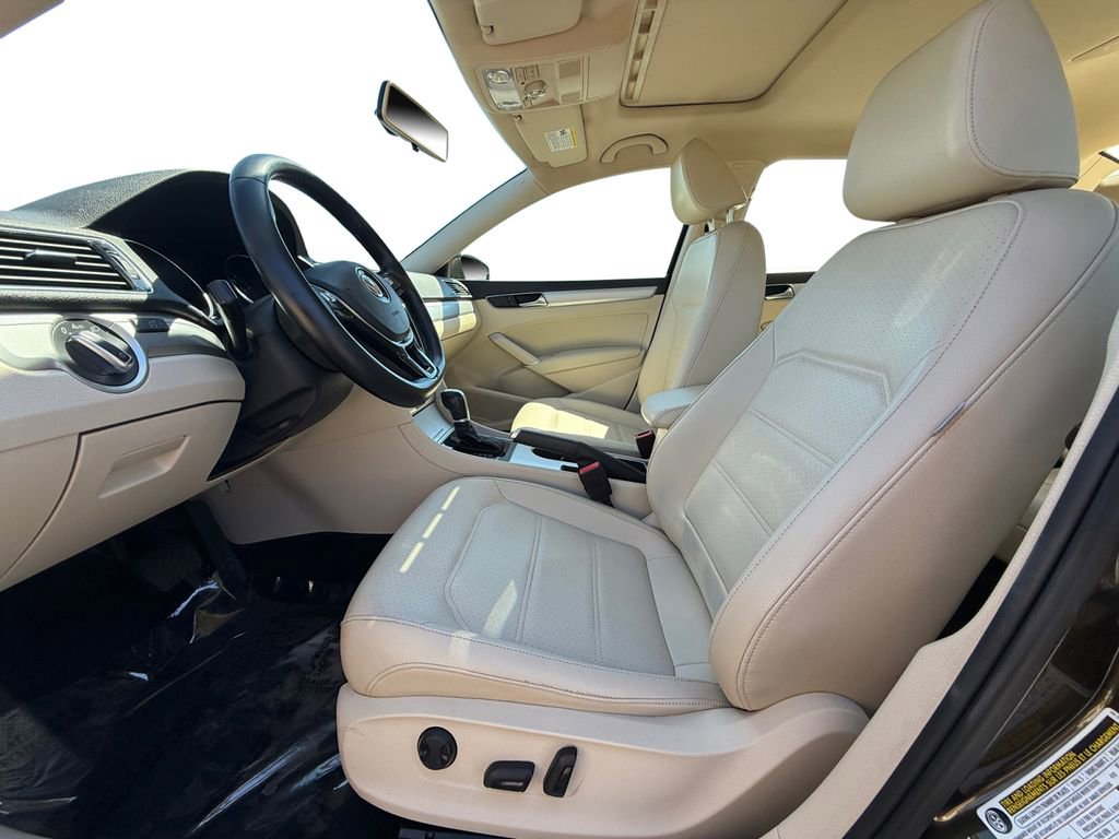 Used 2019 Volkswagen Passat 2.0T Wolfsburg FWD image 9
