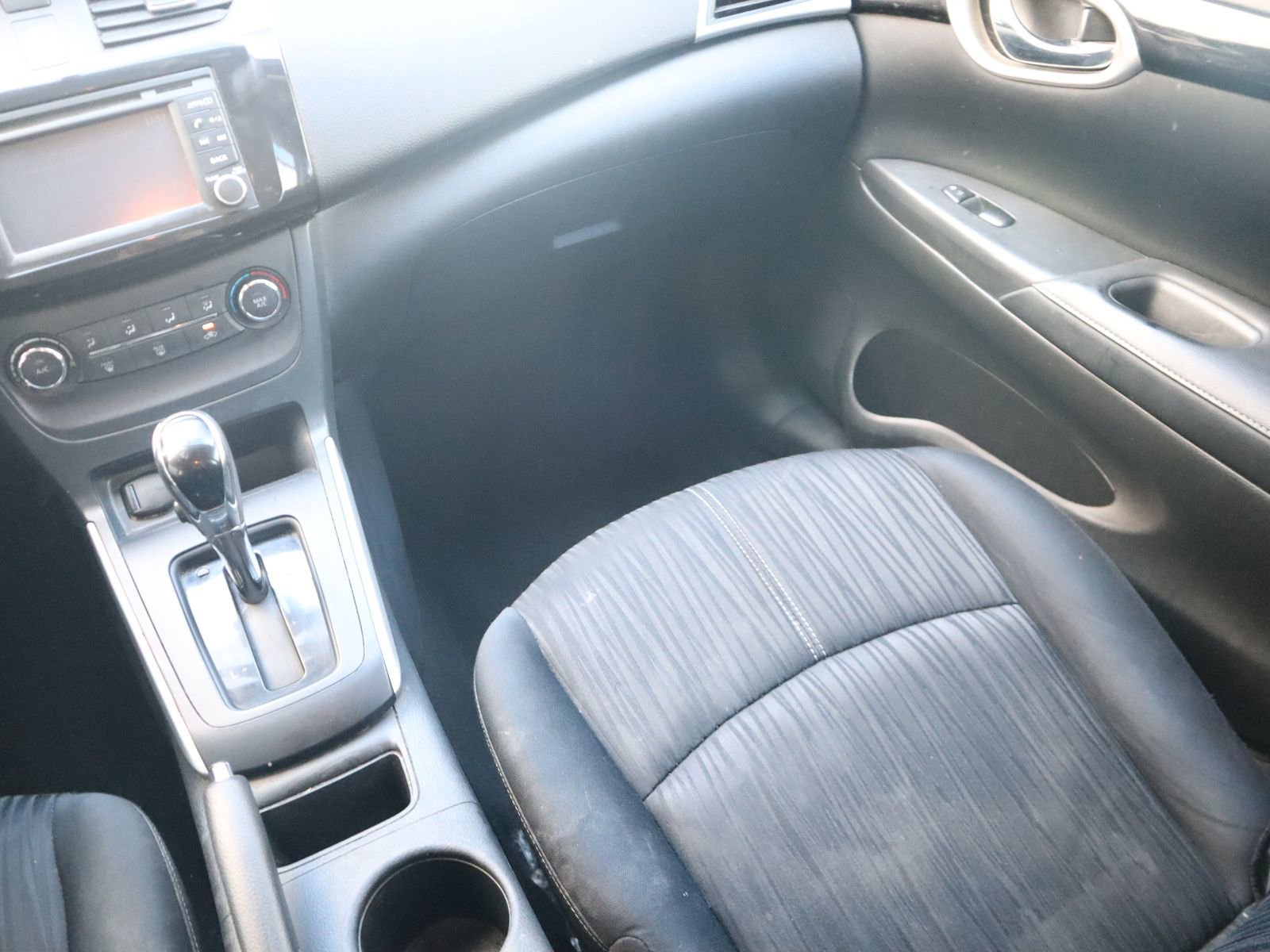 Used 2017 Nissan Sentra SV w/ Driver's Assist Package FWD image 27