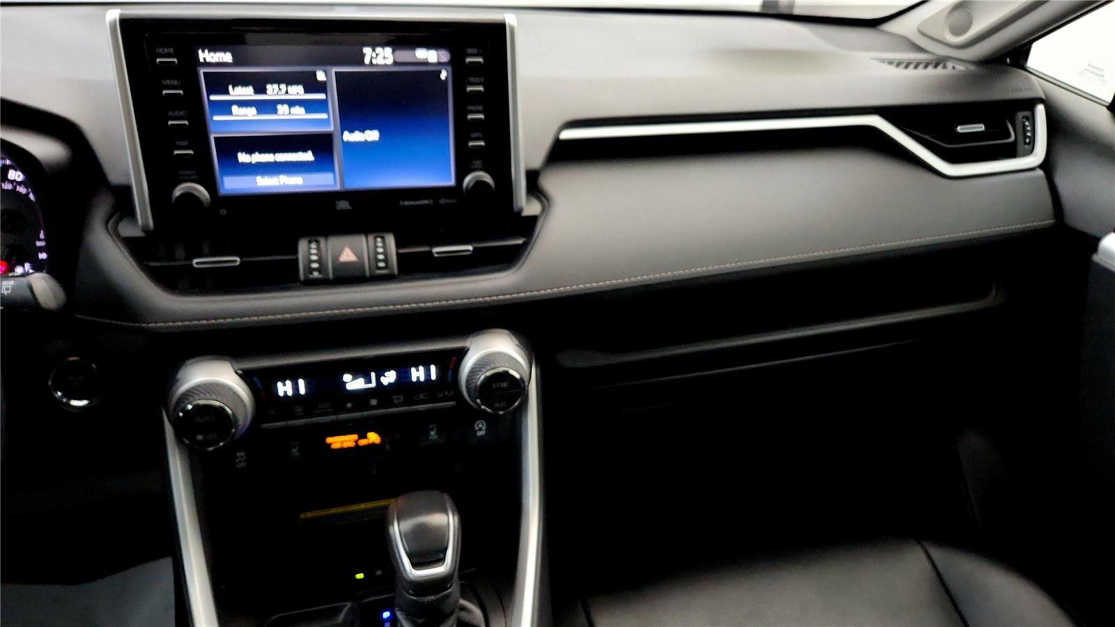 Used 2021 Toyota RAV4 XLE Premium AWD/4WD image 30