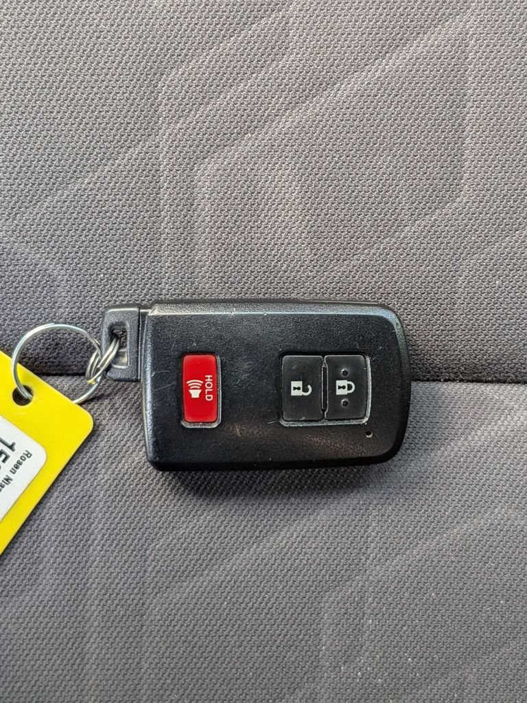 Used 2019 Toyota Tacoma TRD Sport AWD/4WD image 29