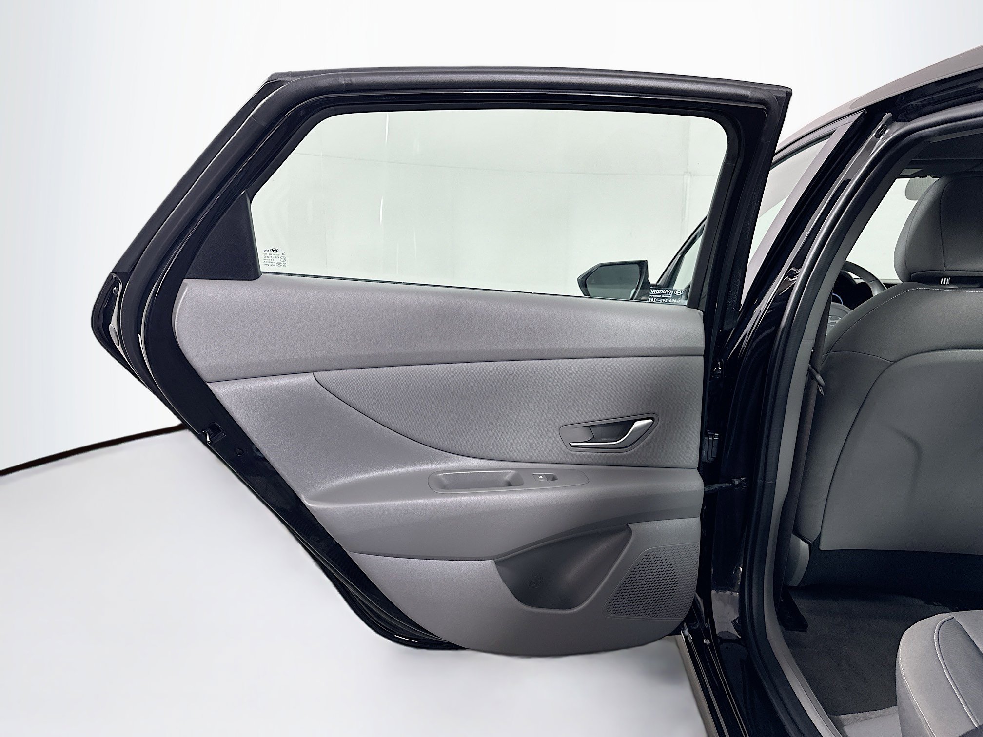 Used 2025 Hyundai Elantra SEL FWD image 27