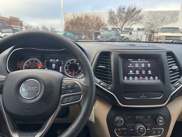 Used 2019 Jeep Cherokee Latitude w/ Popular Appearance Group image 10