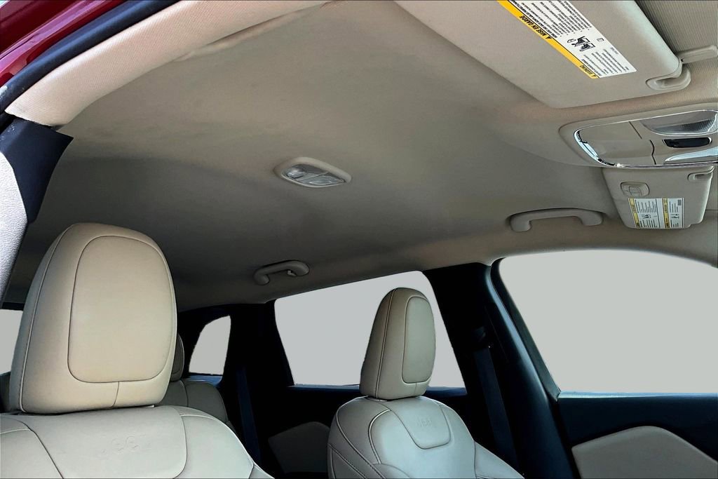 Used 2017 Jeep Cherokee Limited AWD/4WD image 29