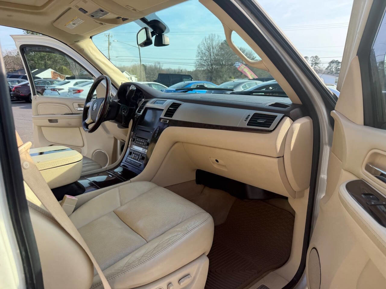 Used 2008 Cadillac Escalade EXT image 14