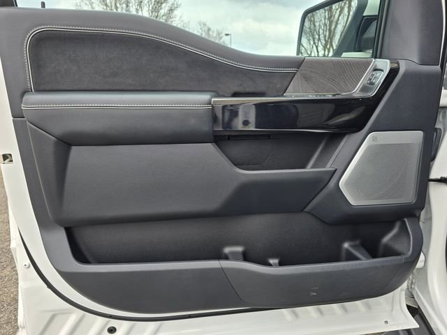 Used 2023 Ford F150 Lightning Platinum image 20