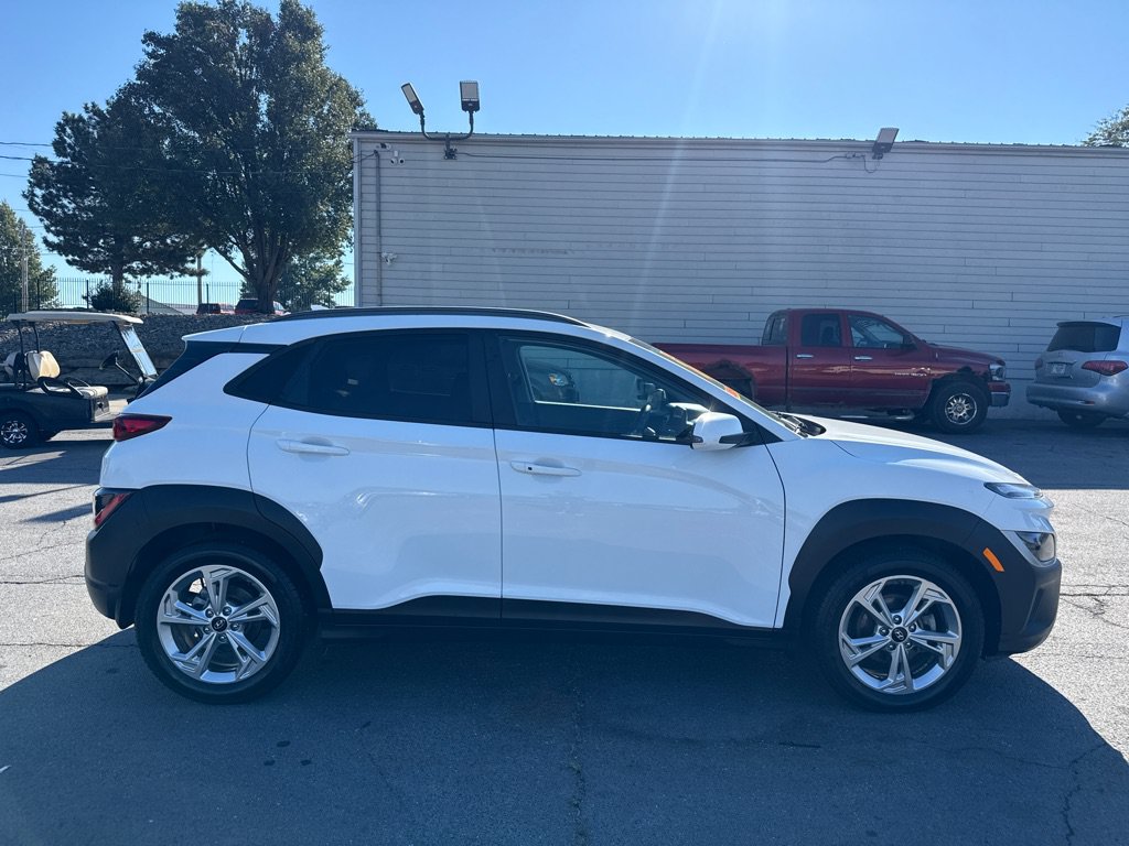 Used 2022 Hyundai Kona SEL w/ Cargo Package FWD image 5