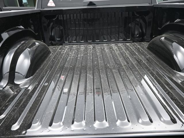 New 2026 RAM 1500 4x4 Crew Cab image 17