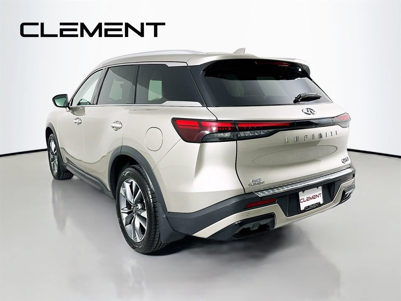 Used 2023 INFINITI QX60 Luxe w/ Vision Package AWD/4WD image 10
