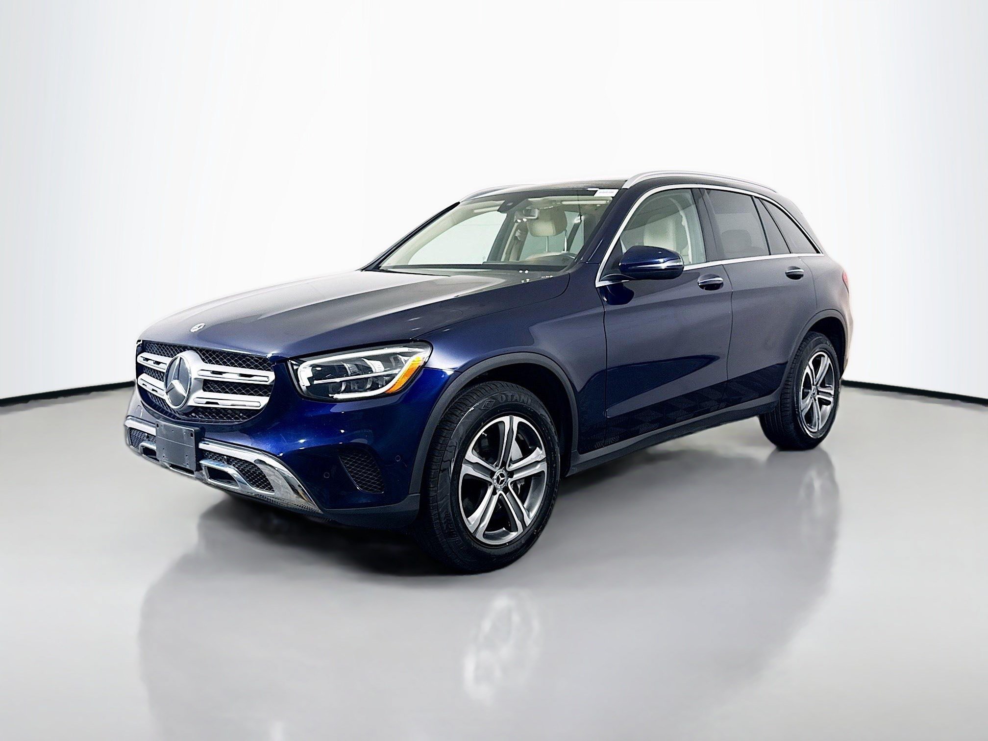 Used 2021 Mercedes-Benz GLC 300 4MATIC image 4