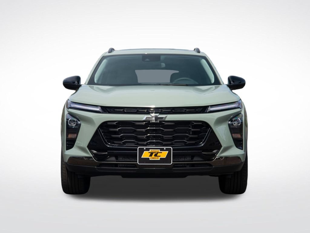 New 2026 Chevrolet Trax ACTIV w/ Sunroof Package FWD image 2