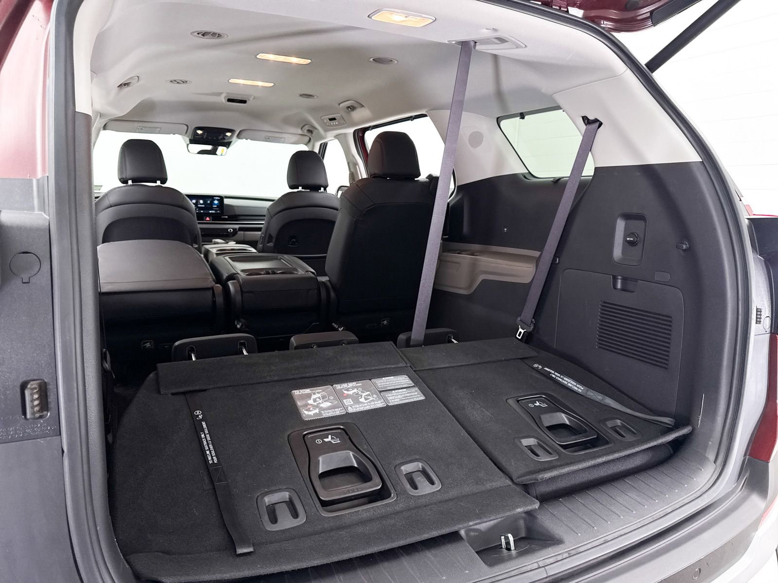 Certified 2025 Kia Carnival EX image 35