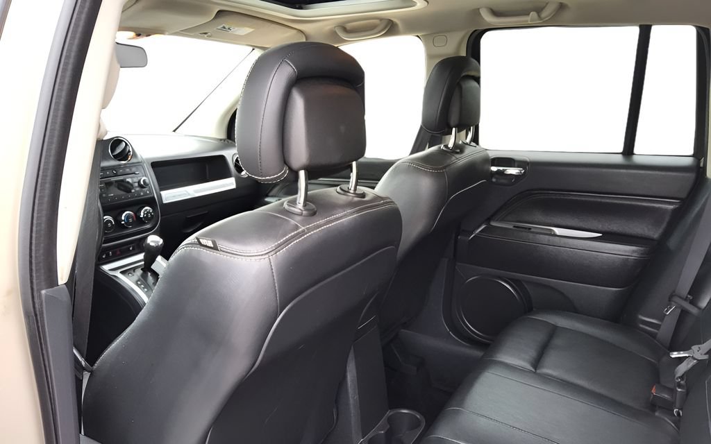 Used 2016 Jeep Compass High Altitude AWD/4WD image 24