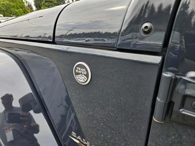 Used 2016 Jeep Wrangler Unlimited Sahara w/ Connectivity Group AWD/4WD image 11