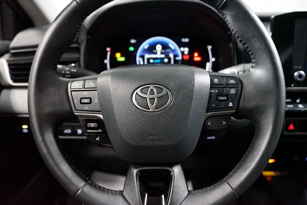 Certified 2025 Toyota Camry LE w/ Convenience Package image 12