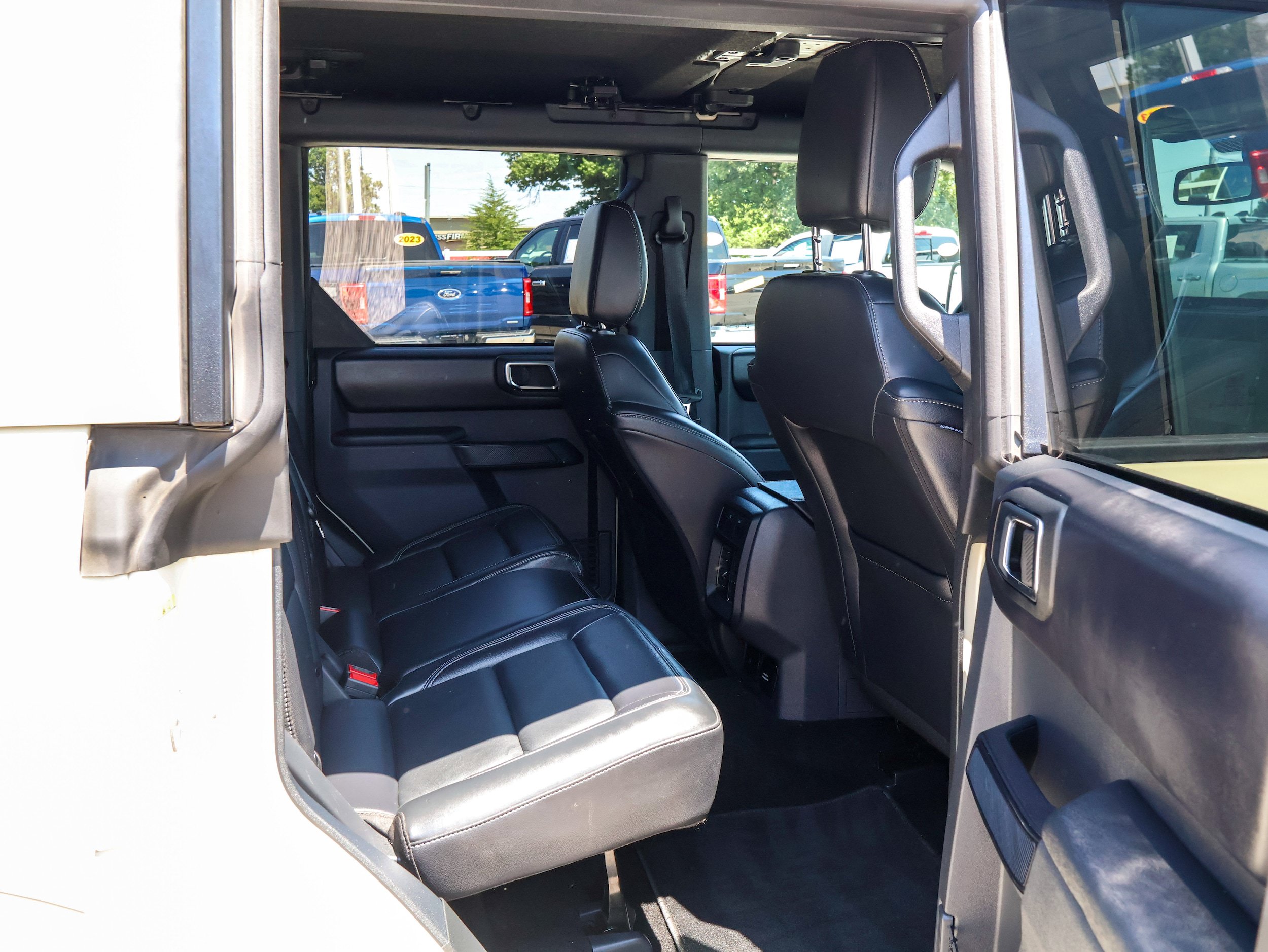 Used 2025 Ford Bronco Outer Banks AWD/4WD image 36