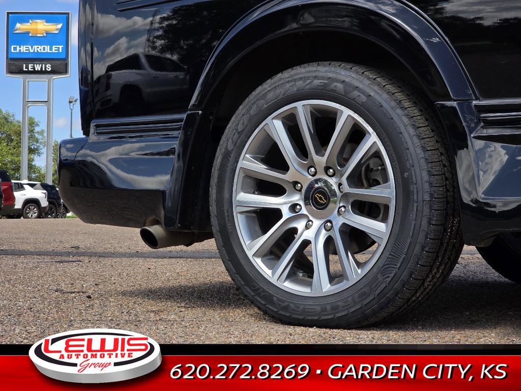 Used 2019 Chevrolet Express 2500 Extended w/ Enhanced Convenience Package image 29