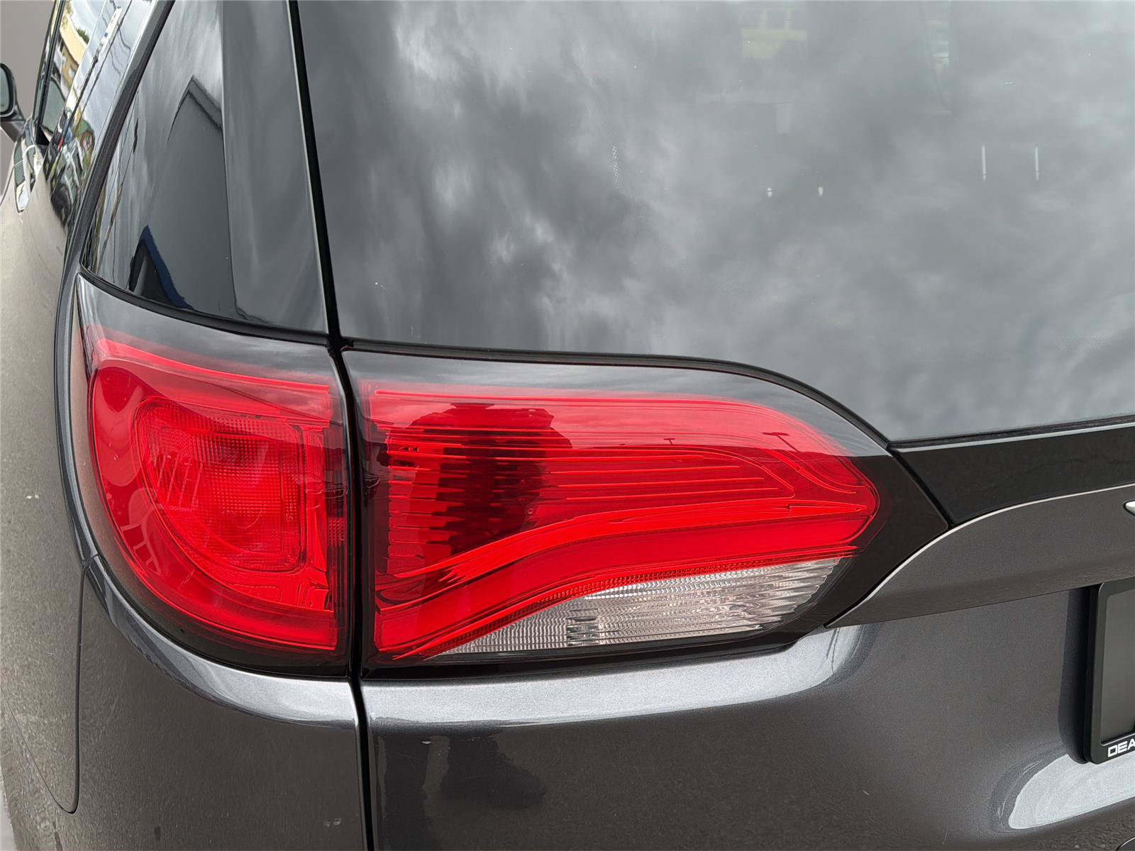 Used 2019 Chrysler Pacifica Touring-L FWD image 36