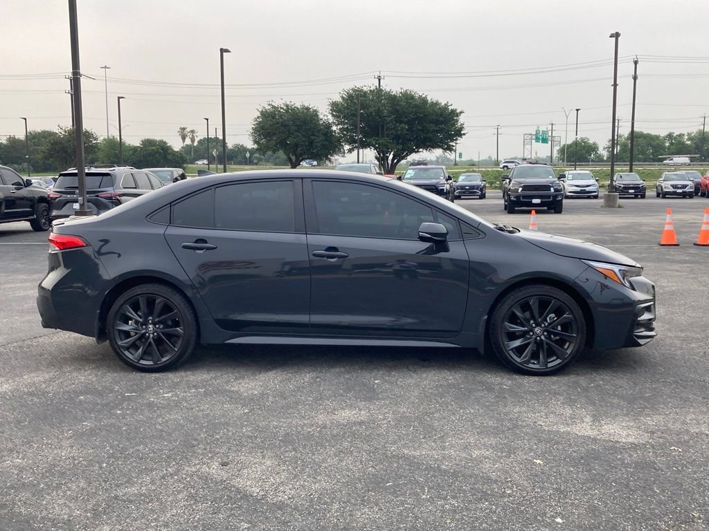 Certified 2025 Toyota Corolla SE FWD image 4