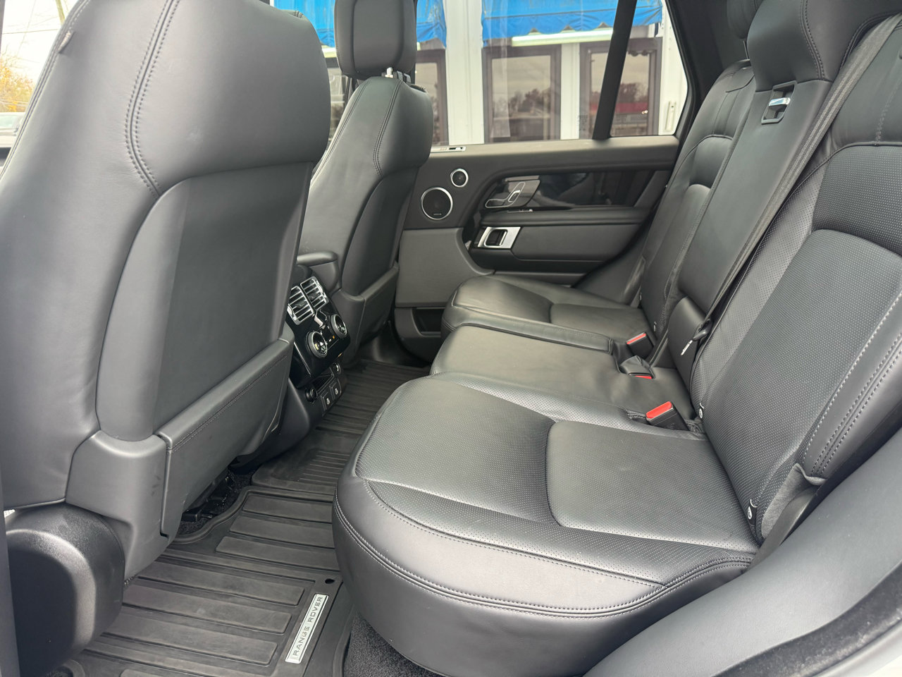 Used 2022 Land Rover Range Rover Westminster Edition image 14