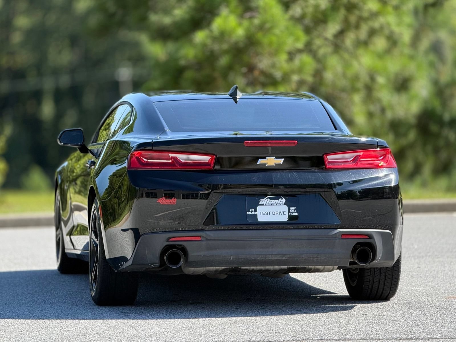 Used 2017 Chevrolet Camaro LT RWD image 5