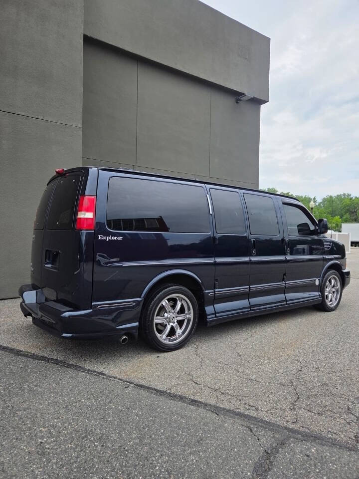 Used 2010 Chevrolet Express 1500 AWD w/ Preferred Equipment Group image 5