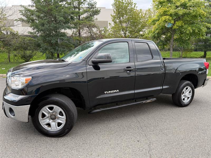 Used 2011 Toyota Tundra 4x4 Double Cab w/ Tow Pkg image 3