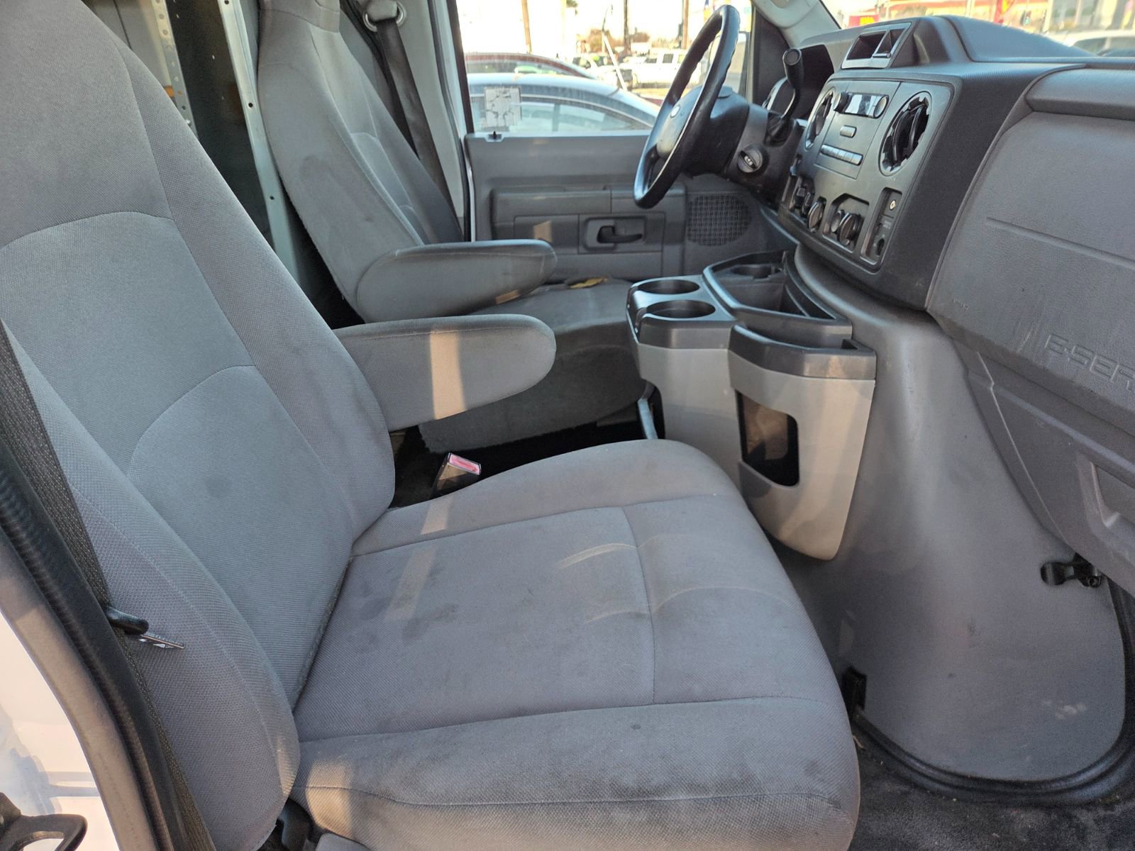 Used 2014 Ford E-250 and Econoline 250 w/ Power Group image 13