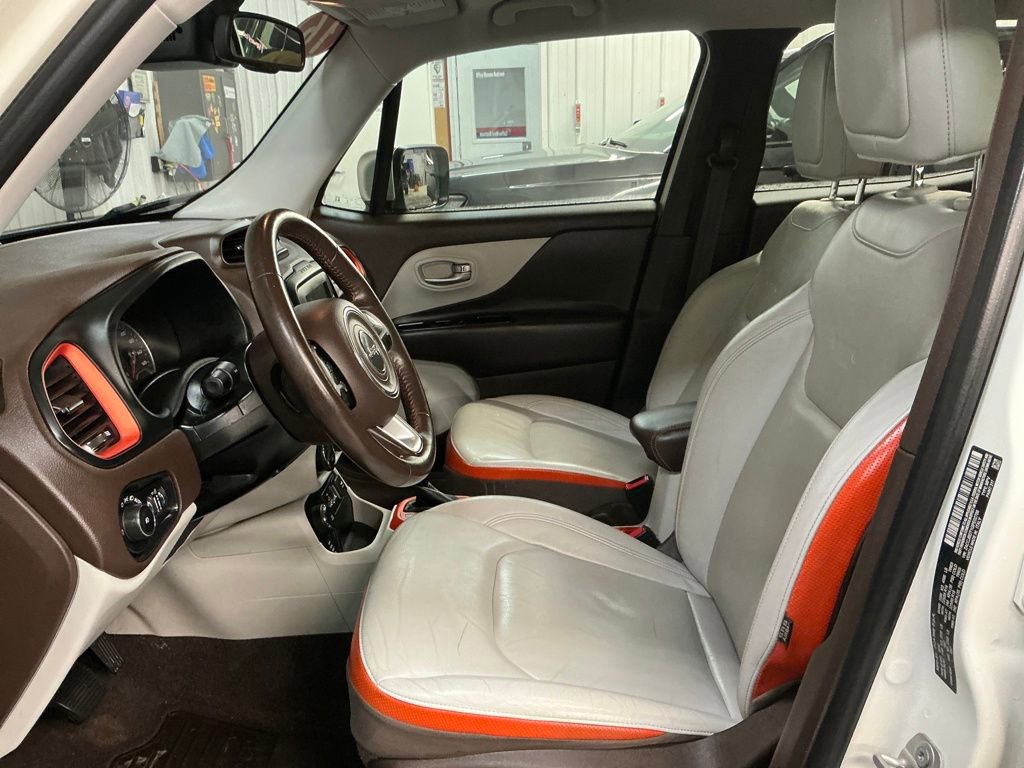 Used 2016 Jeep Renegade Limited image 10