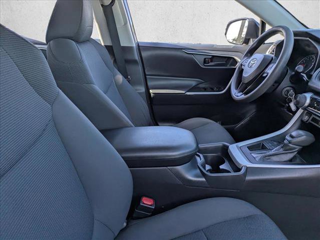 Used 2020 Toyota RAV4 LE image 19