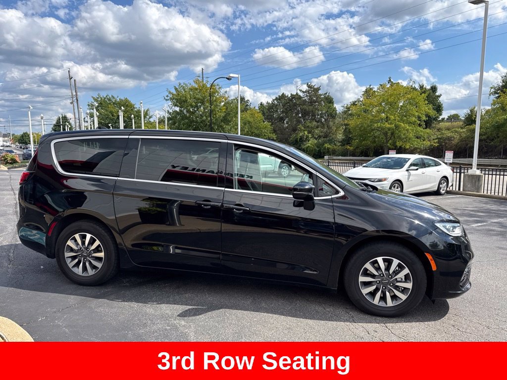 Used 2024 Chrysler Pacifica Limited FWD image 8