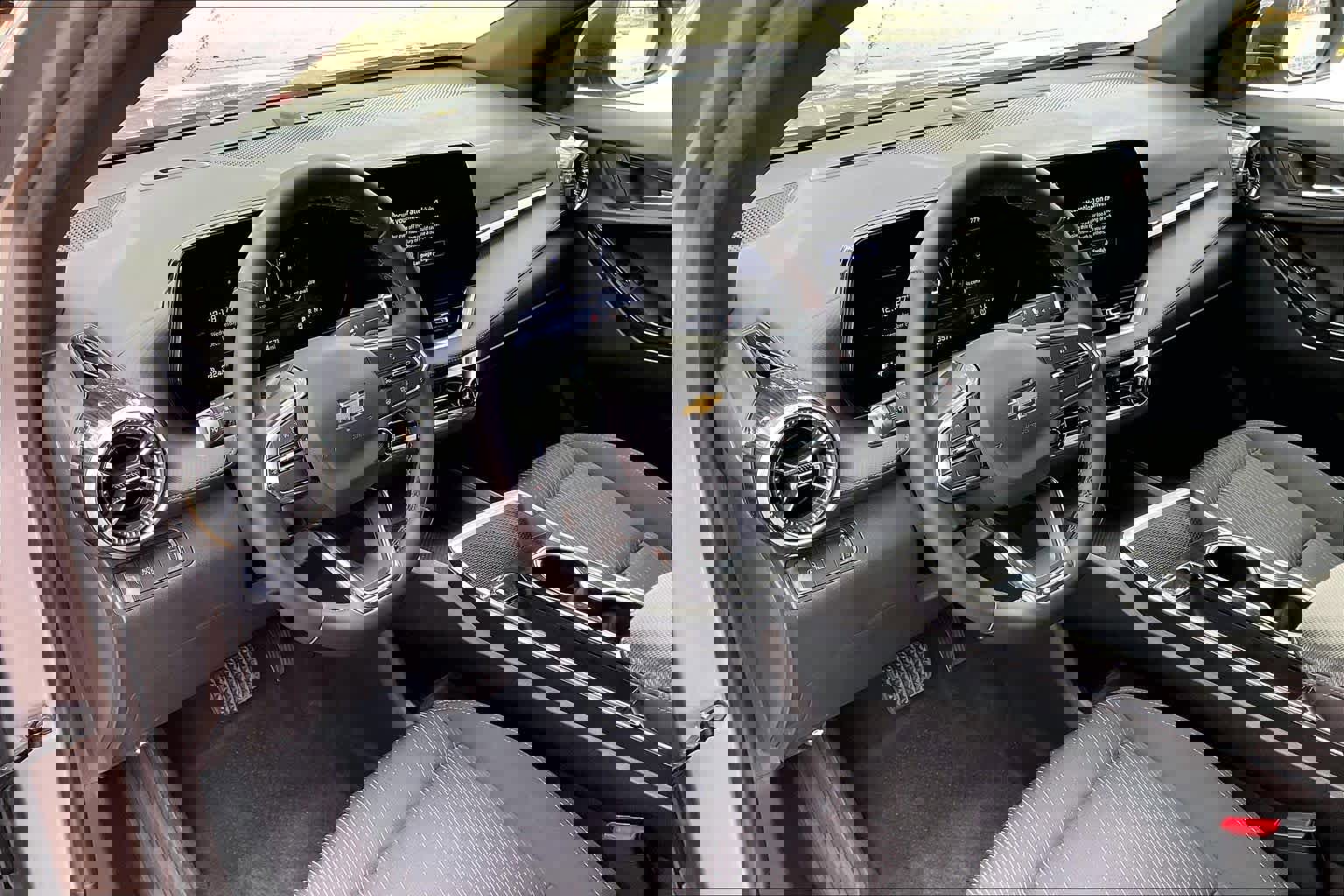 Used 2025 Chevrolet Equinox LT image 14