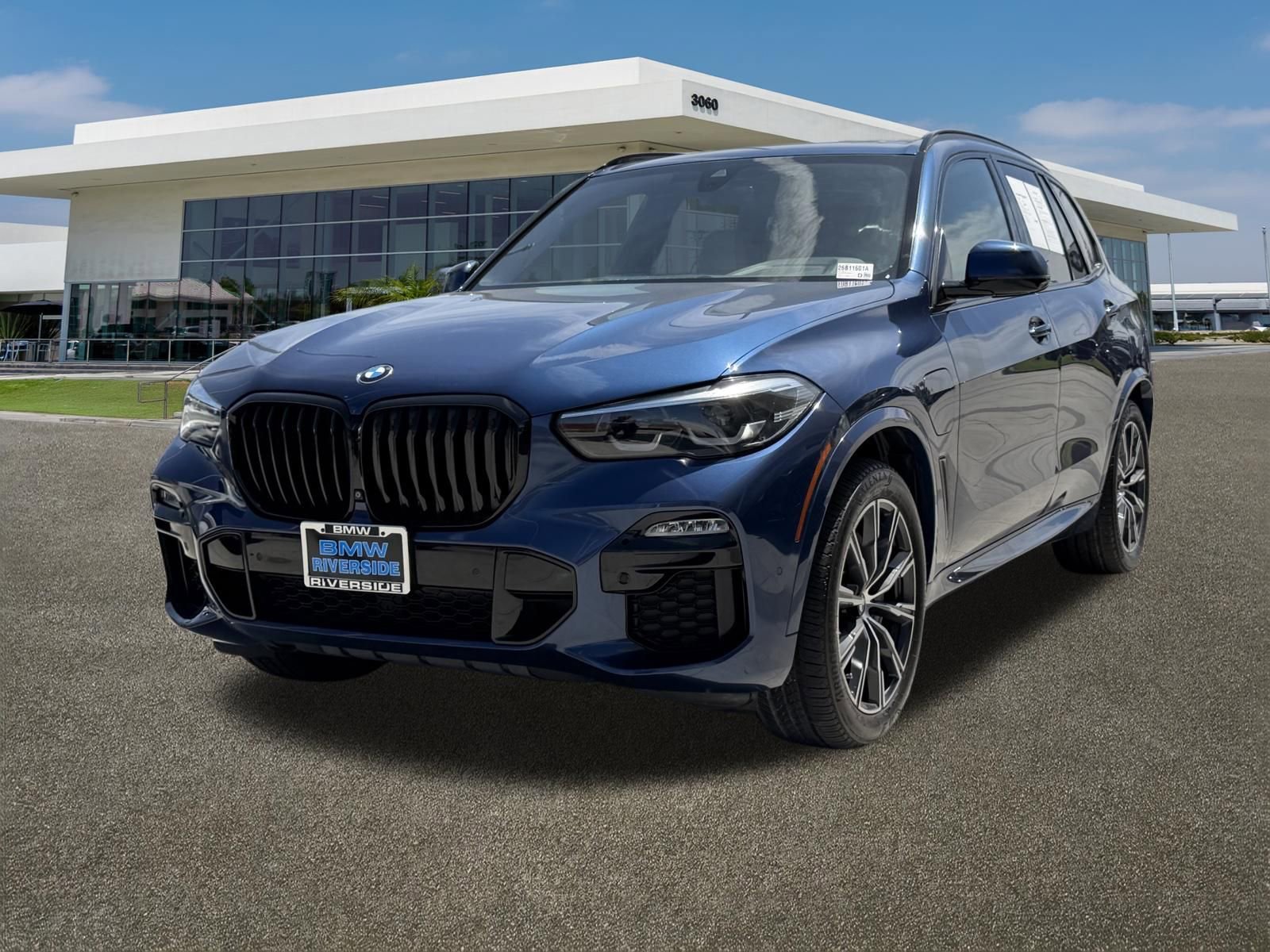 Certified 2021 BMW X5 xDrive45e w/ M Sport Package AWD/4WD image 4