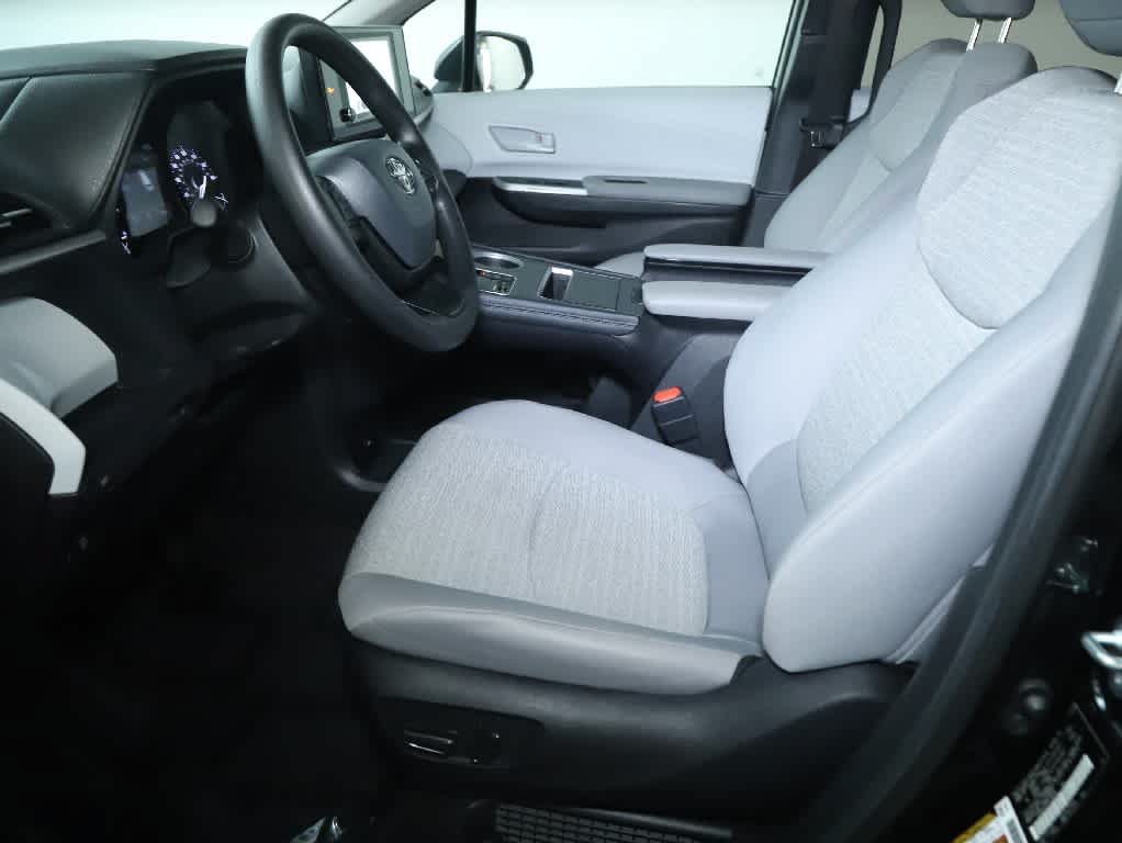 Certified 2026 Toyota Sienna LE AWD/4WD image 17