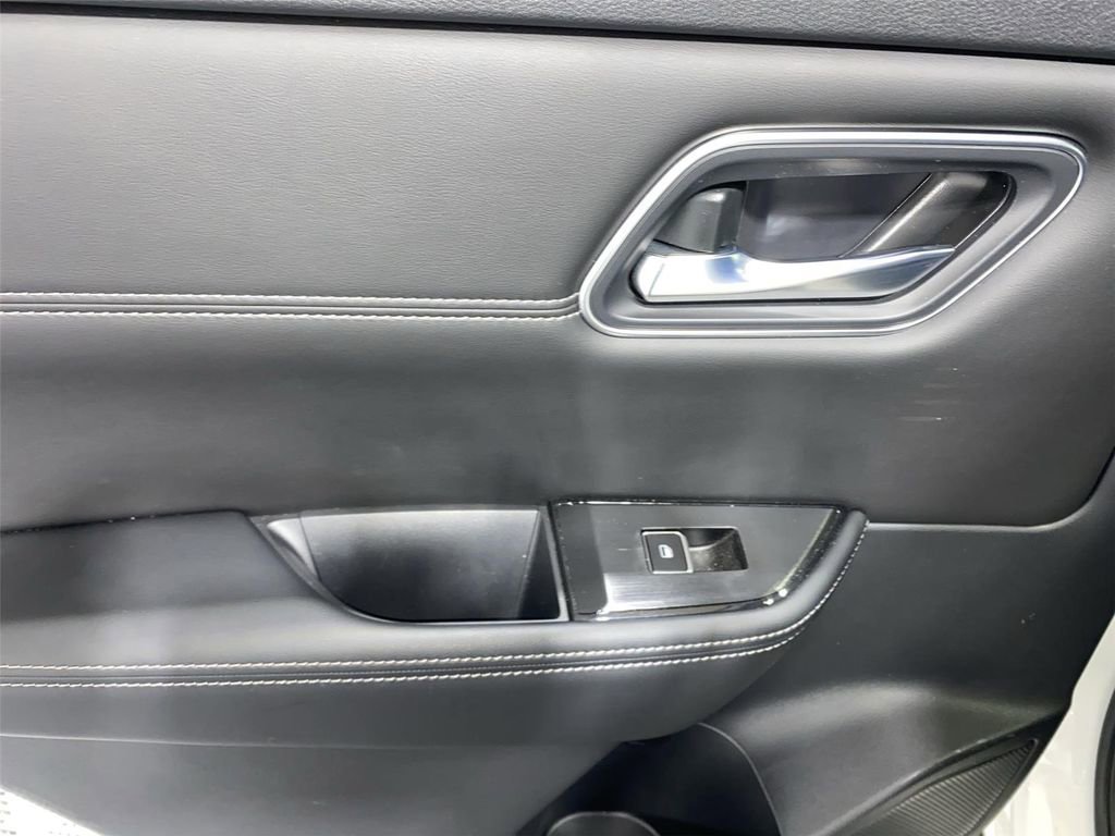 Used 2024 Nissan Rogue Platinum AWD/4WD image 27