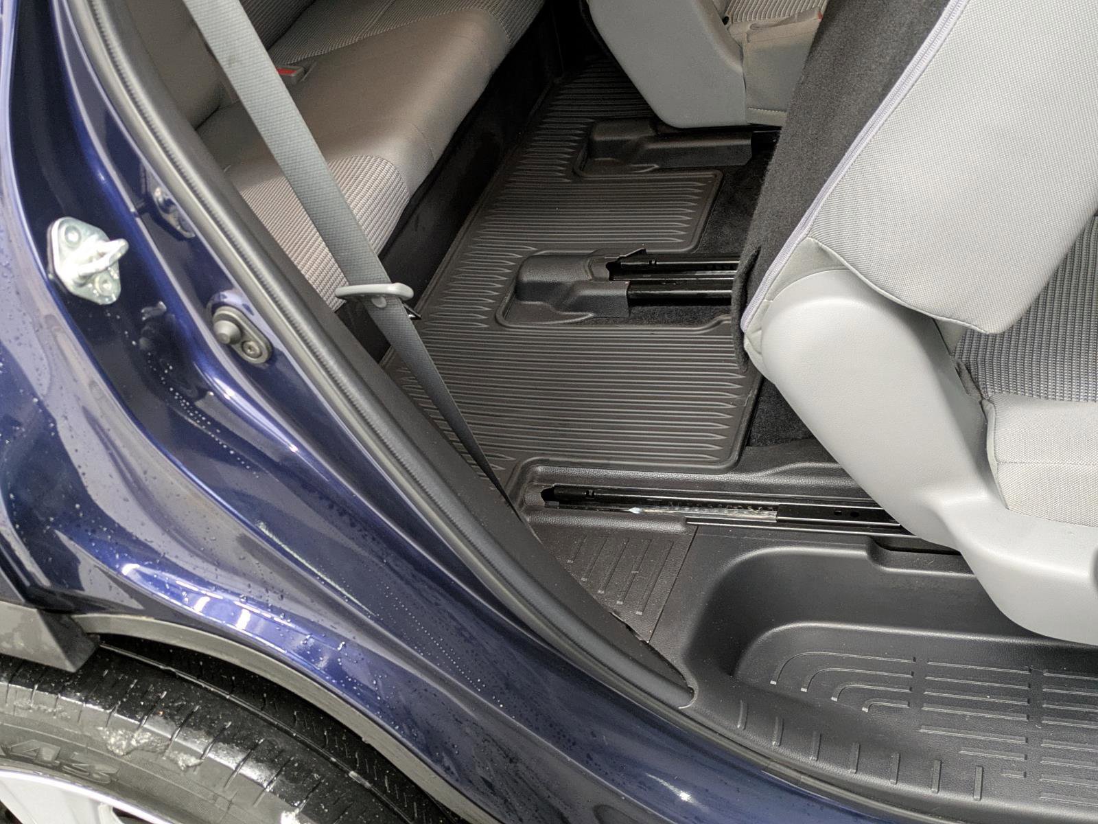 Used 2022 Toyota Highlander LE image 23