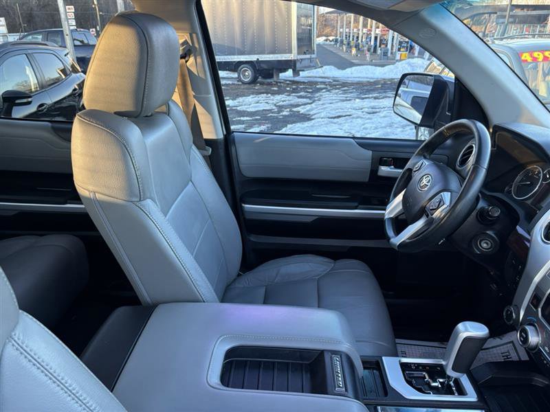 Used 2016 Toyota Tundra Limited w/ Limited Premium Package image 20