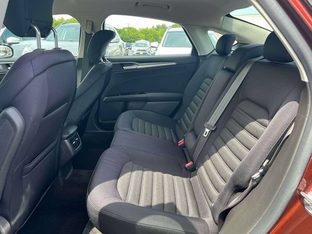 Used 2015 Ford Fusion SE FWD image 25