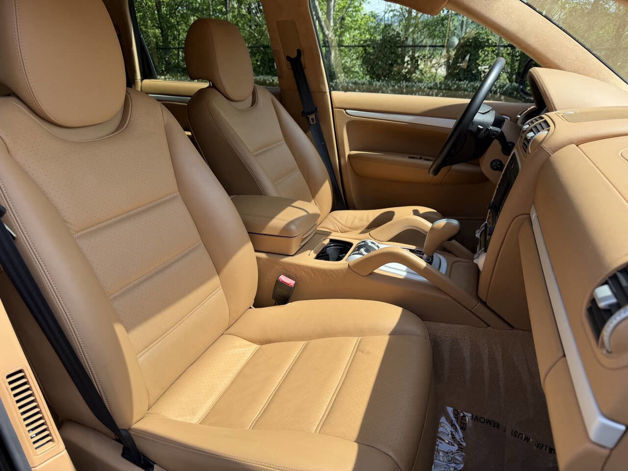 Used 2005 Porsche Cayenne Turbo AWD/4WD image 16