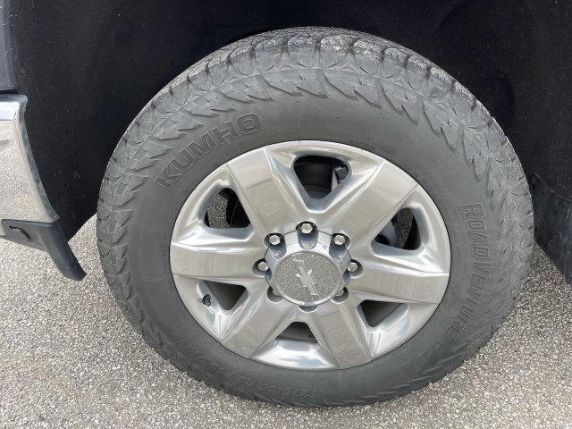 Used 2020 Chevrolet Silverado 3500 LTZ w/ LTZ Premium Package AWD/4WD image 10