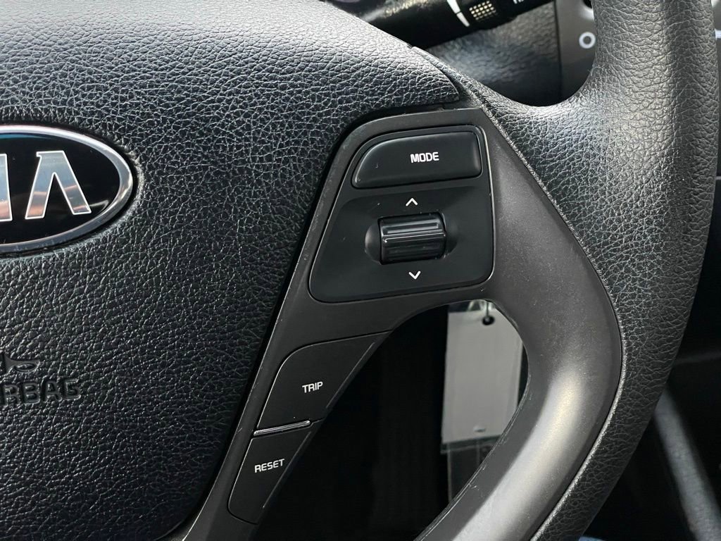 Used 2017 Kia Forte LX image 14