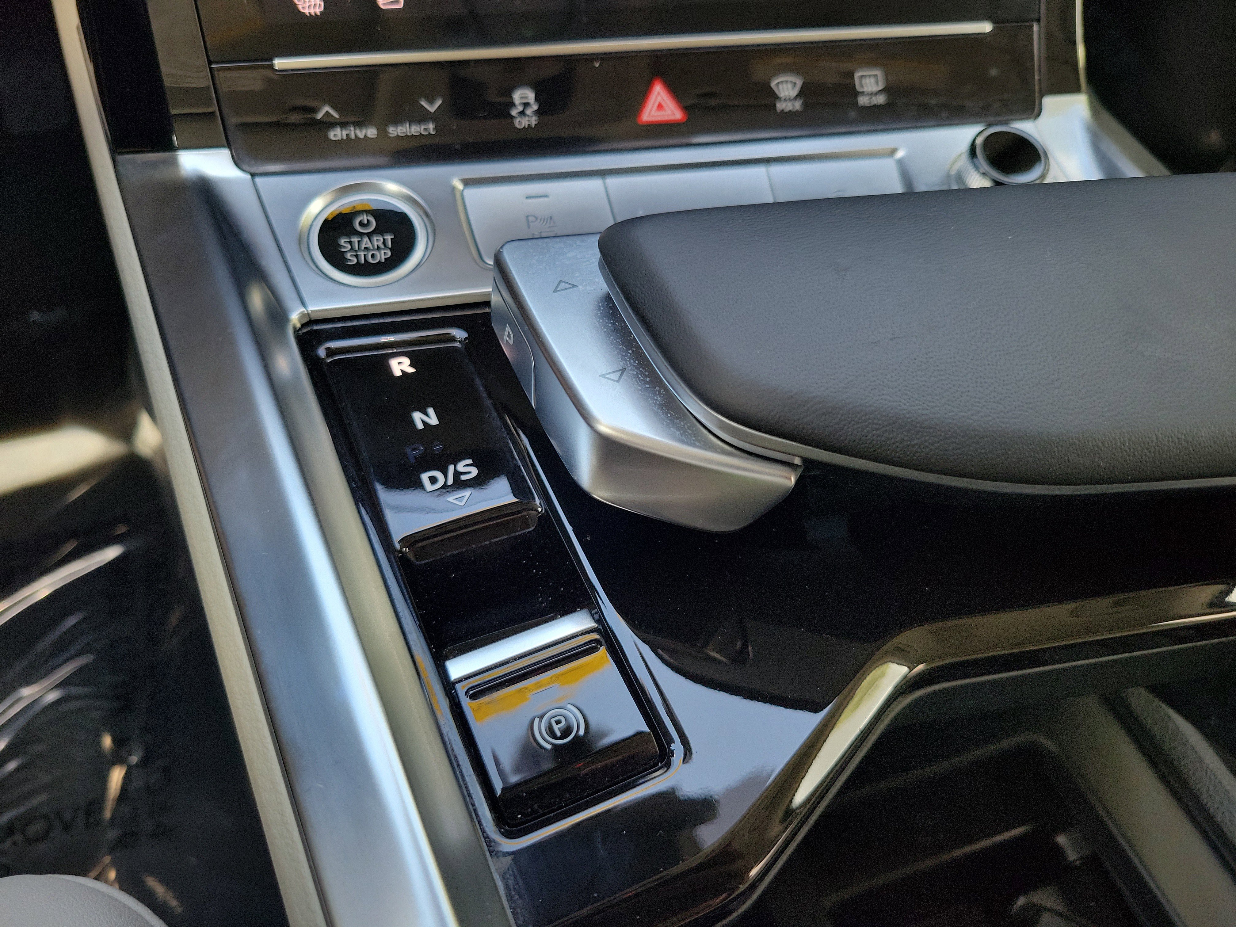 Used 2024 Audi Q8 e-tron Premium Plus w/ Premium Plus Package AWD/4WD image 28
