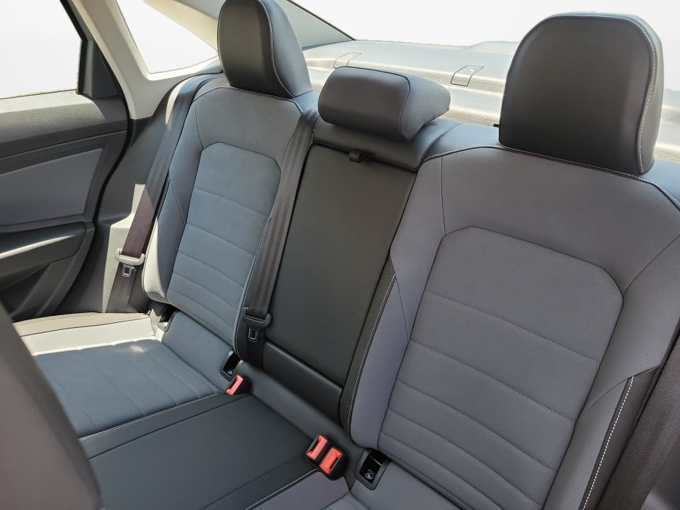 New 2026 Volkswagen Jetta SE FWD image 12