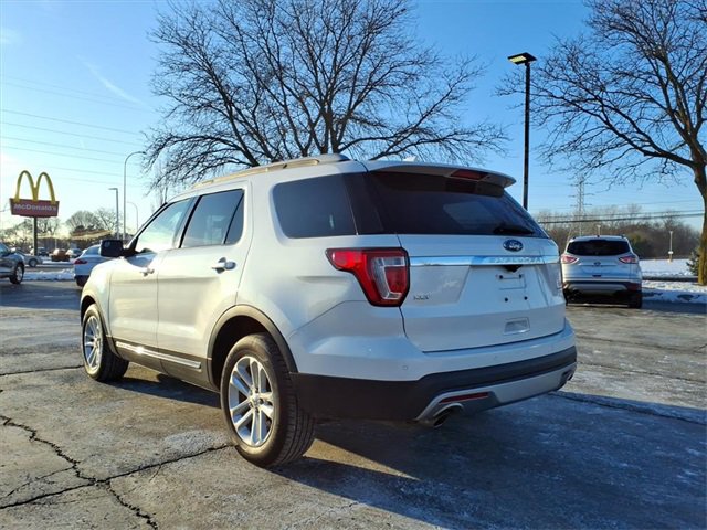 Used 2016 Ford Explorer XLT w/ Equipment Group 202A image 8
