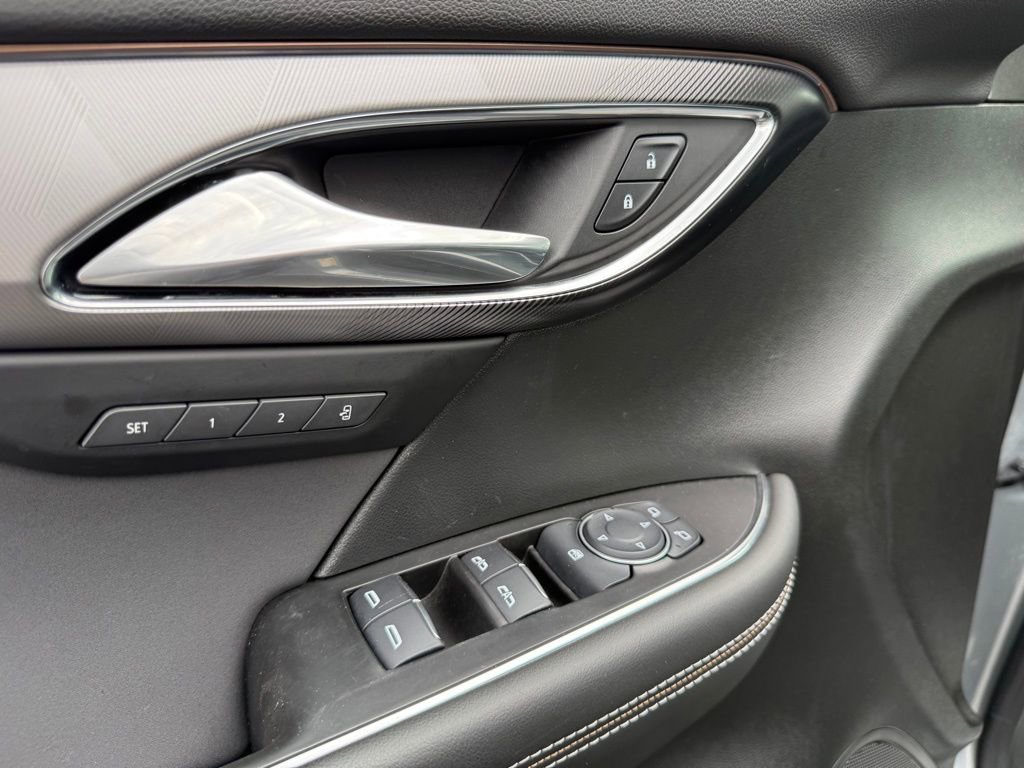 Used 2025 Buick Envision Sport Touring image 14