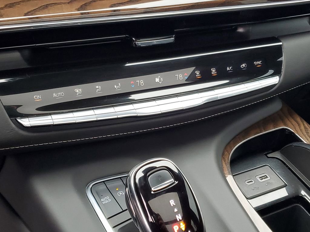 Used 2023 Cadillac Escalade ESV Sport Platinum w/ Heavy-Duty Trailer Package image 20