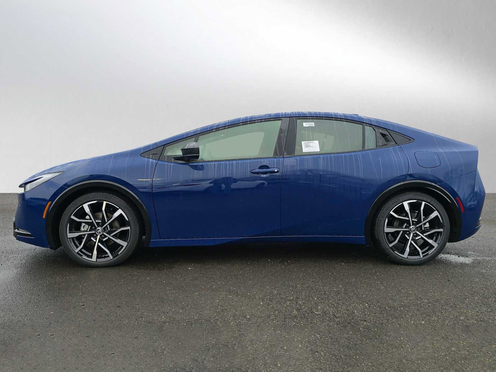 New 2025 Toyota Prius XSE image 6