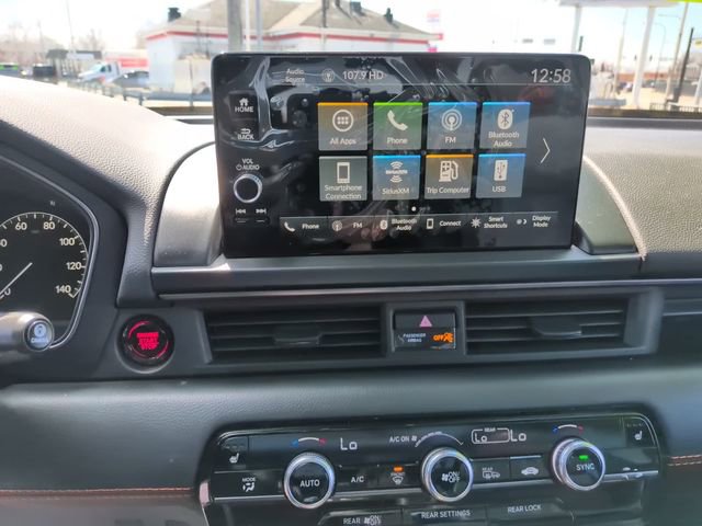 Used 2025 Honda Pilot TrailSport image 27