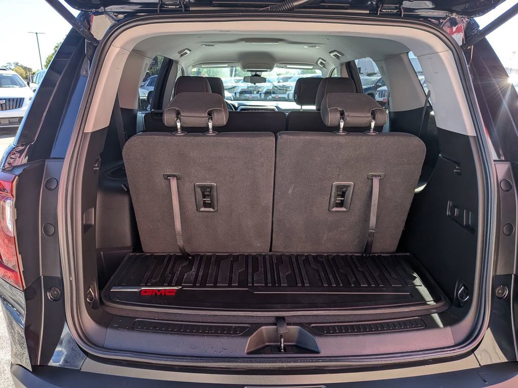 Used 2021 GMC Acadia SLE image 24