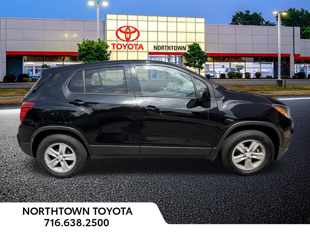 Used 2020 Chevrolet Trax LS w/ Tint and Cruise Package FWD image 23